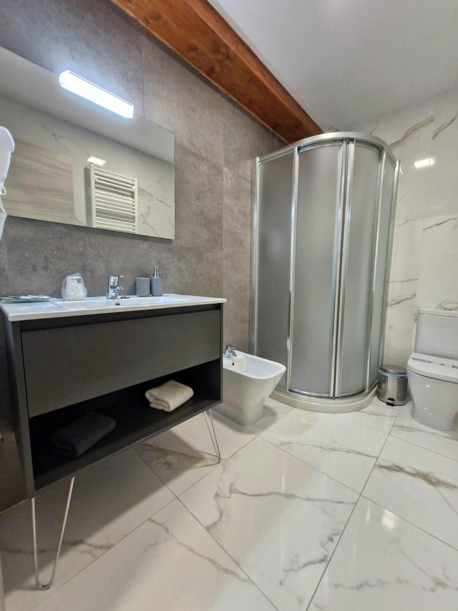 Feeling Home - Suites&Rooms Leon Ngoại thất bức ảnh